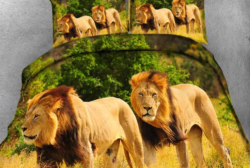 Parure de lit avec imprimé lions. Bonne qualité, confortable et à la mode sur un lit