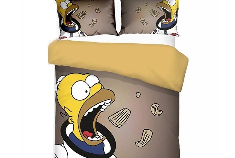 Parure de lit grise motif Homer Simpson. Bonne qualité, confortable et à la mode sur un lit dans une maison