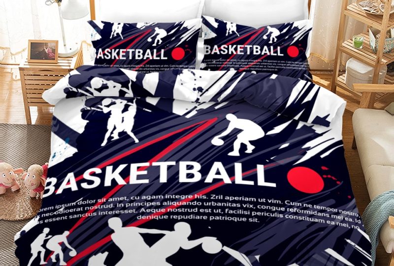 Parure de lit Basketball bleu, blanc, rouge et noir. Bonne, confortable et à la mode sur un lit dans une maison