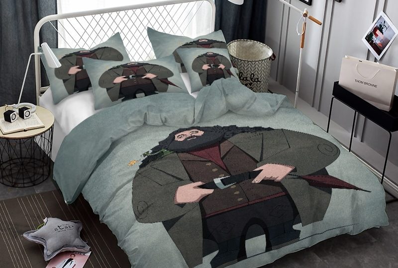 Parure de lit avec dessin de Hagrid. Bonne qualité, confortable et à la mode sur un lit dans une maison