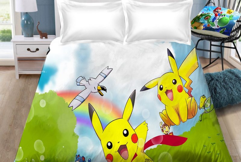 Parure de lit Pikachu au pays des pokémons. Bonne qualité, confortable et à la mode sur un lit dans une maison