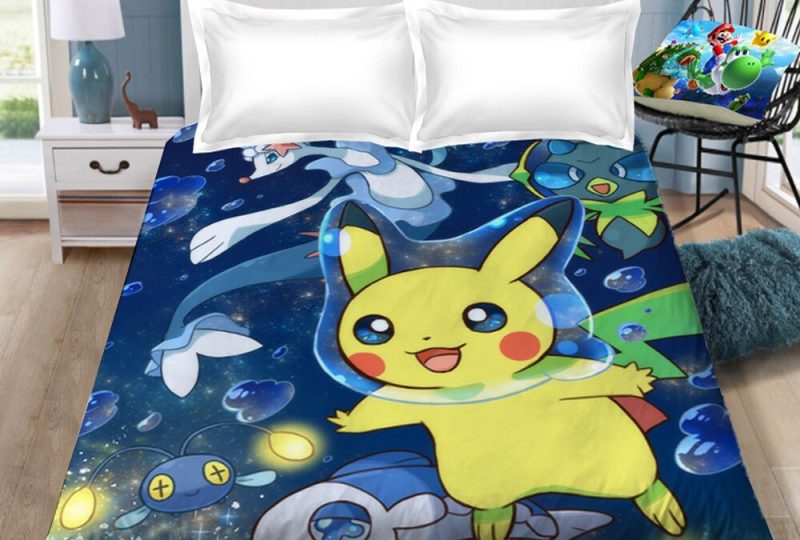 Parure de lit Pikachu sous l'eau. Bonne qualité, confortable et à la mode sur un lit dans une maison