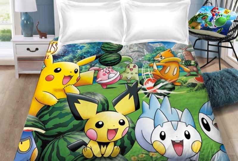 Parure de lit Pokémon en train de jouer. Bonne qualité, confortable et à la mode sur un lit dans une maison