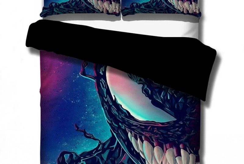 Parure de lit Venom l'imprévisible. Bonne qualité, confortable et à la mode sur un lit dans une maison