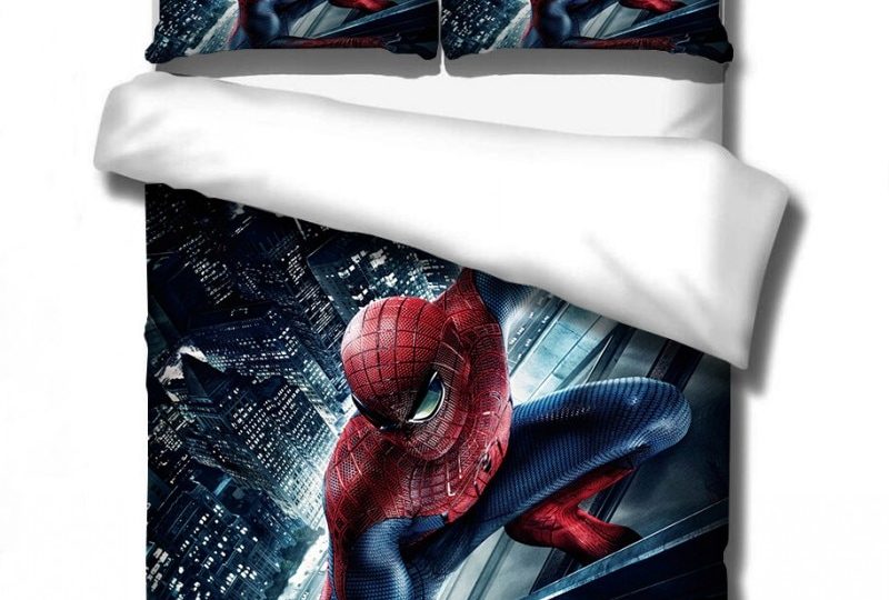 Parure de lit Spiderman vaillant. Bonne qualité, confortable et à la mode sur un lit dans une maison