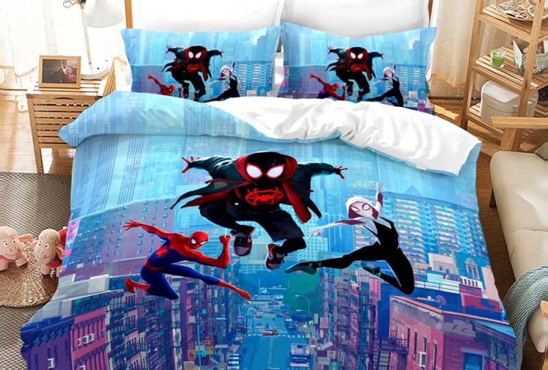 Parure de lit Spiderman nouvelle génération. Bonne qualité, confortable et à la mode sur un lit dans une maison