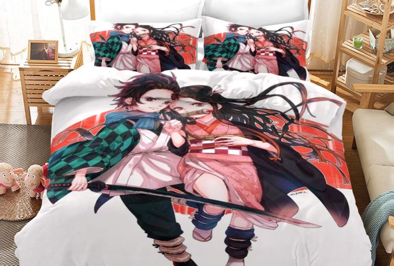 Parure de lit blanche Nezuko et Tanjiro. Bonne qualité, confortable et à la mode sur un lit dans une maison