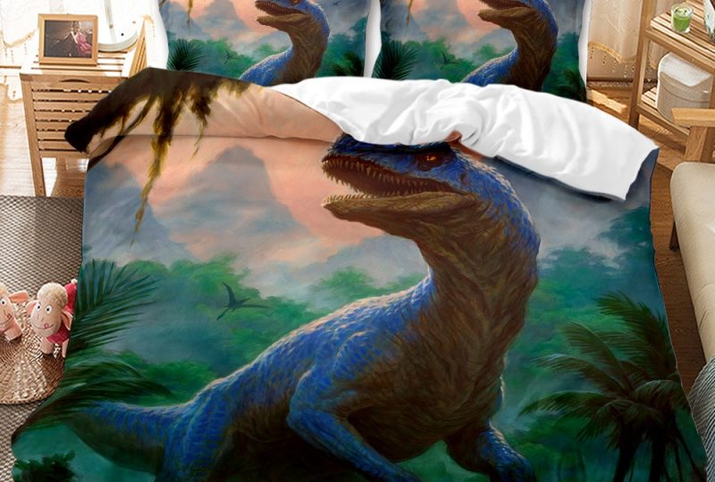 Parure de lit dinosaure dans la forêt. Bonne qualité, confortable et à la mode sur un lit dans une maison