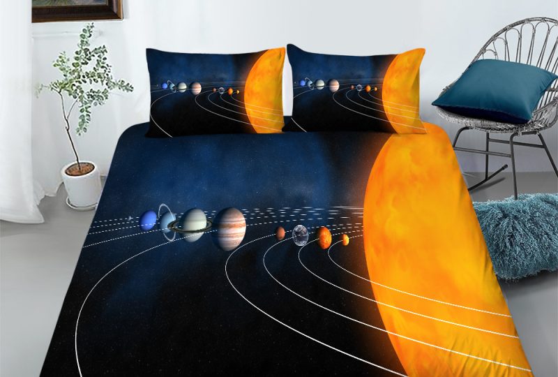 Parure de lit des planètes dans l'Espace. Bonne qualité, confortable et à la mode sur un lit dans une maison