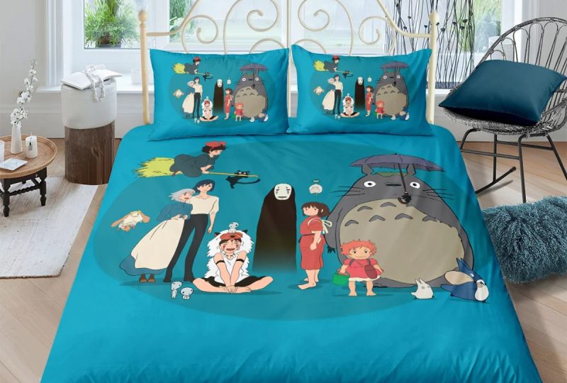Parure de lit bleu imprimé Totoro et ses amis avec un fond marron
