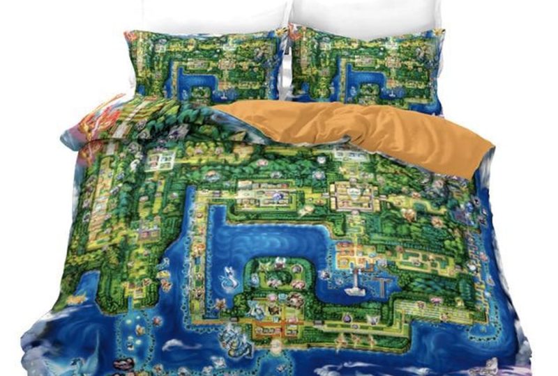 Parure de lit Pokémon arc-en-ciel. Bonne qualité, confortable et à la mode sur un lit dans une maison