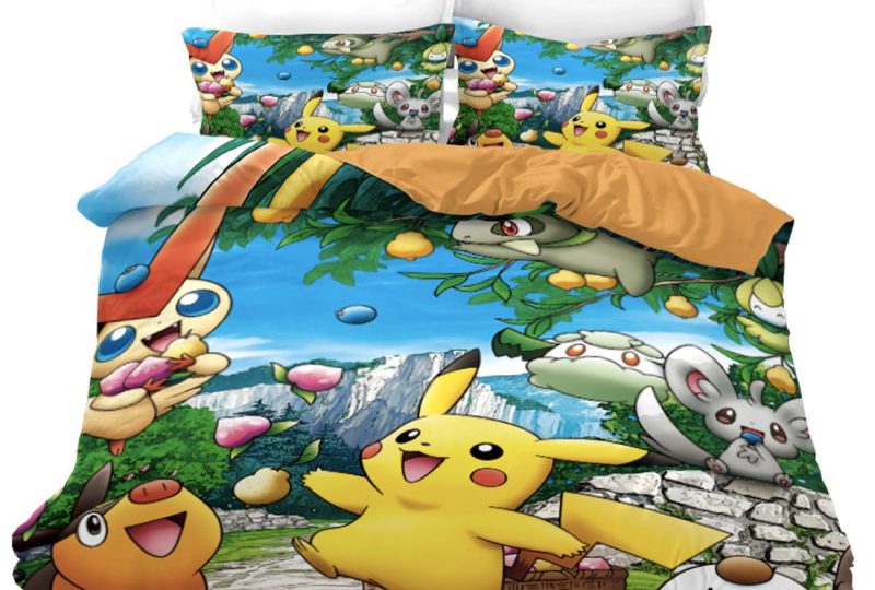 Parure de lit au pays des Pokémon. Bonne qualité, confortable et à la mode sur un lit dans une maison